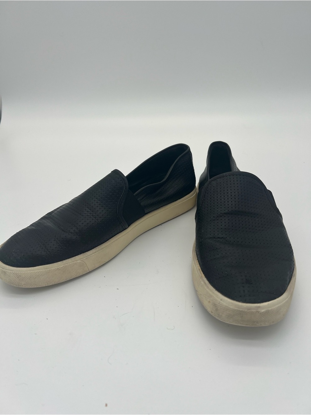 Vince Women’s Black Leather Slip-On Casual Sneakers size 8.5